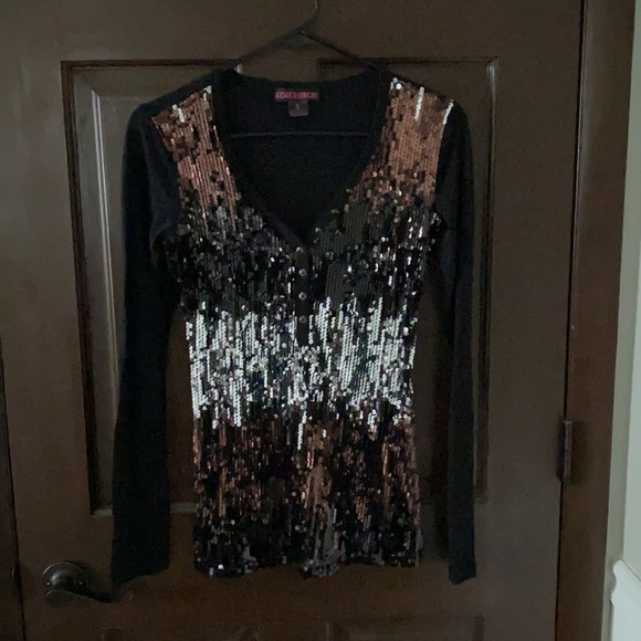 Top - Picture 2 of 2